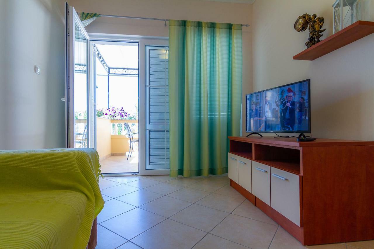 Apartman Haus Maja Banjol Exterior foto